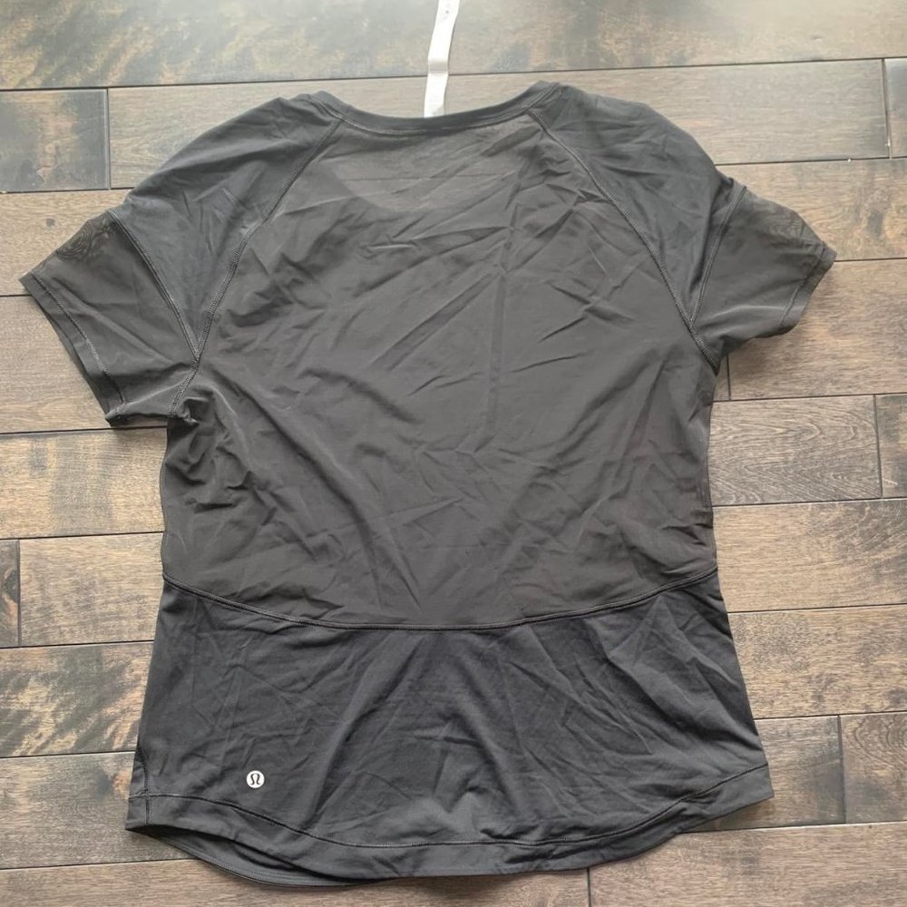 Lululemon Mesh back tee - Picture 3 of 3